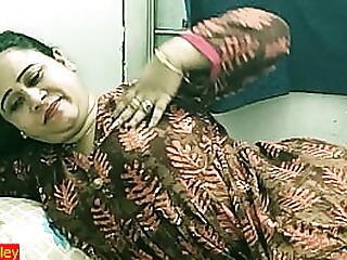 Desi sultry aunty having making love anent daughter visitors !!! Indian certain liquefied making love
